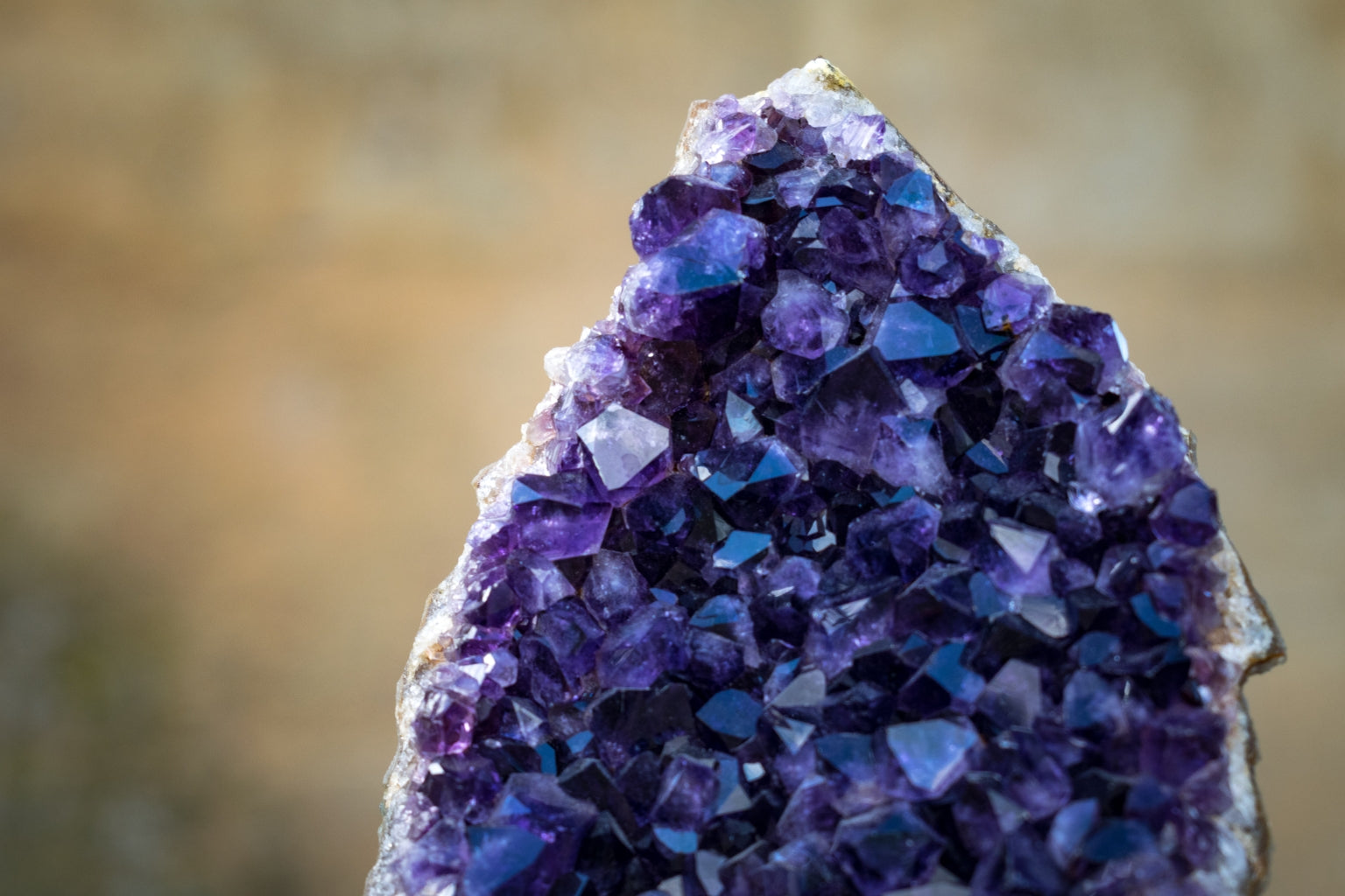Amethyst – Wirkung und Bedeutung des violetten Edelsteins