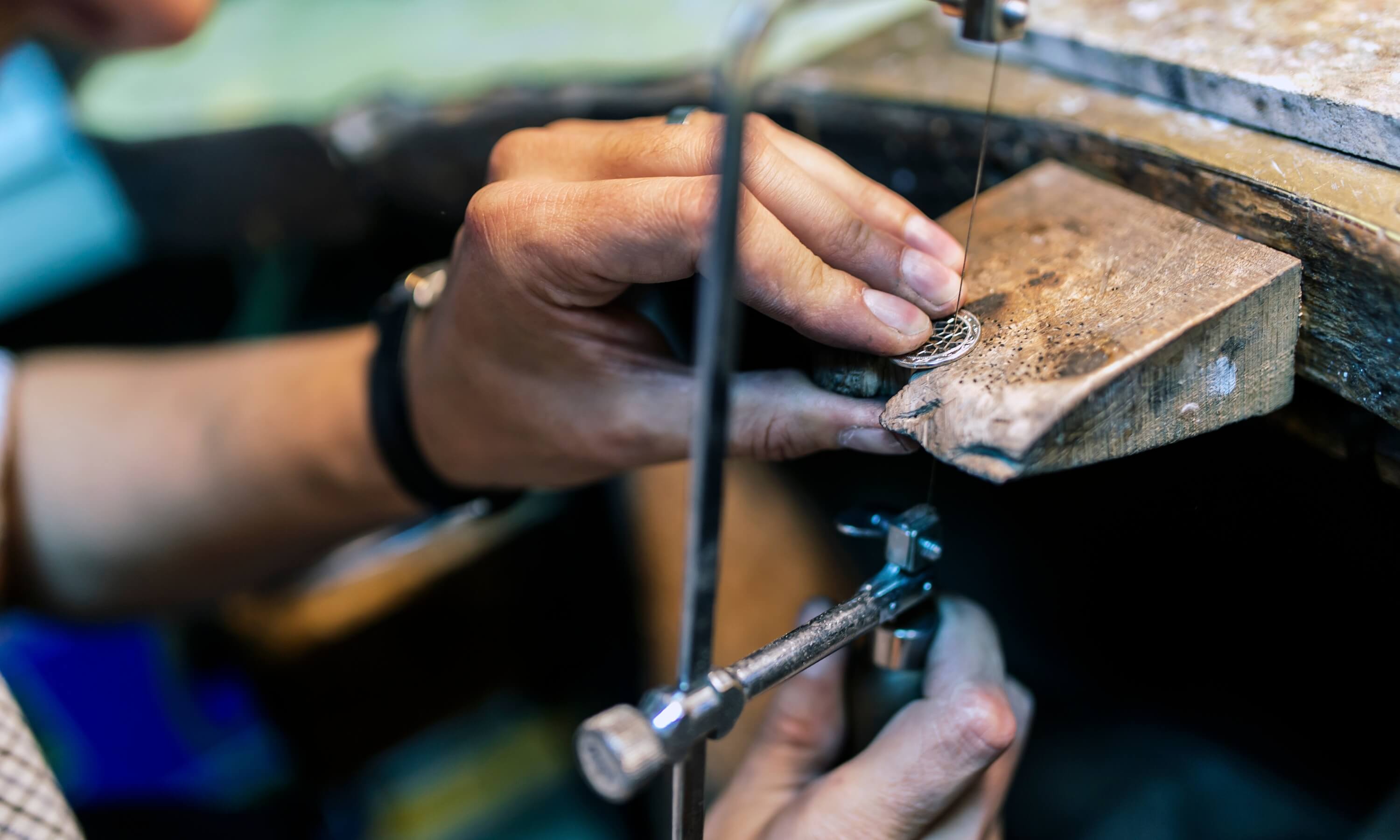 Handarbeit Schmuck mit Liebe zum Detail hergestellt