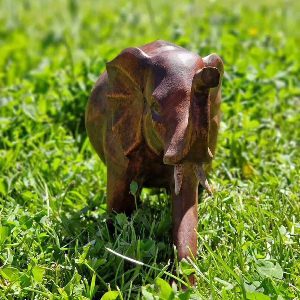 Elefant Schnitzerei vorne
