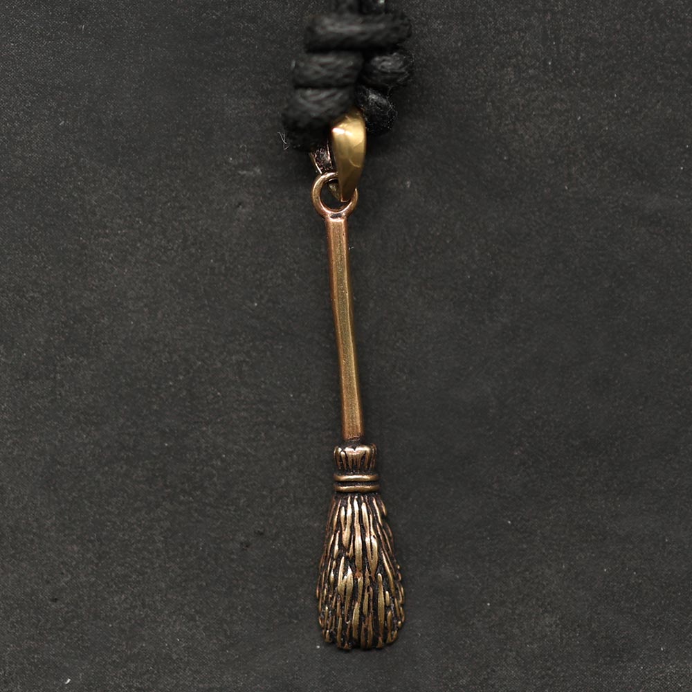 Hexe Besen Anhänger Schmuck Bronze Wicca