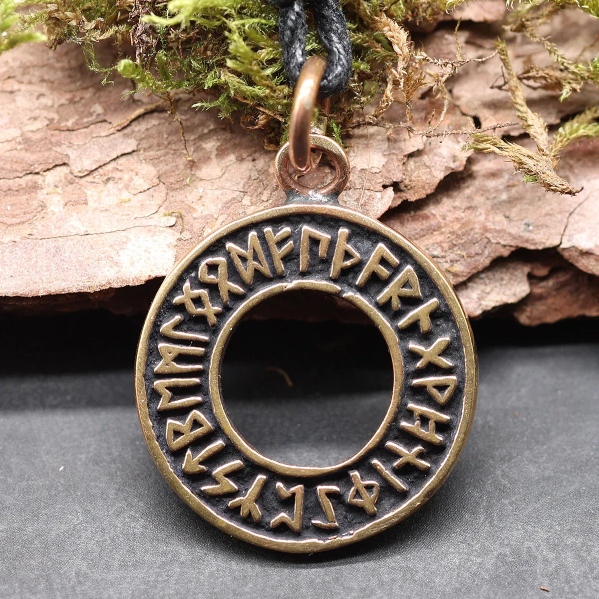 Runenkreis Schmuck Bronze Anhänger