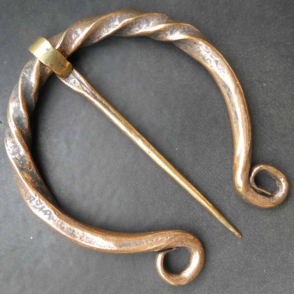 Fibel Mittelalter Gewandnadel Schmuck Bronze