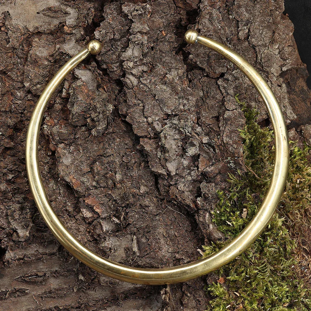 Simple choker design, brass round necklace