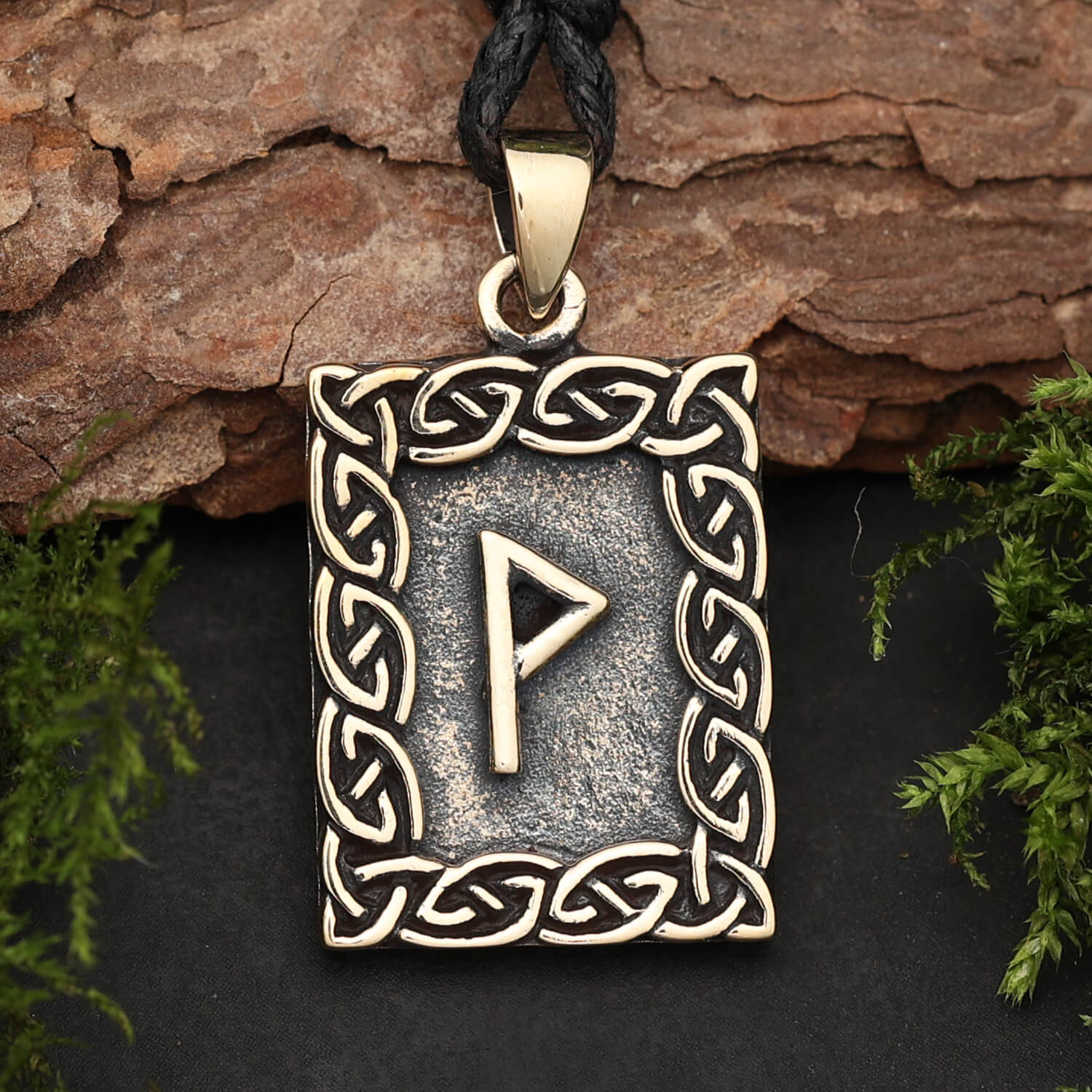 Runen Magie Halskette Bronze Schmuck Wunjo