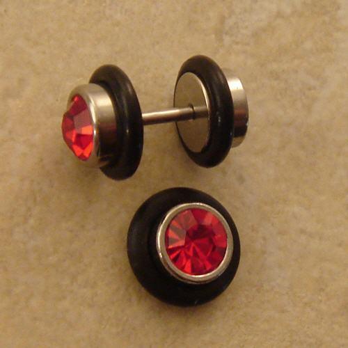 Fake Plug rot Ohrpiercing Fake