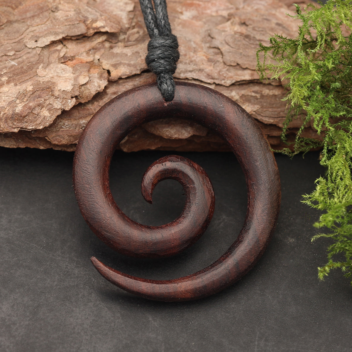 Spirale Halskette Holz natürlicher Schmuck Handarbeit fair gehandelt