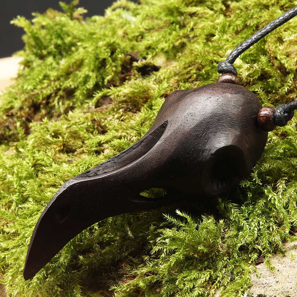 Rabe Holzschmuck Kette Anhänger Handarbeit Rabenschädel