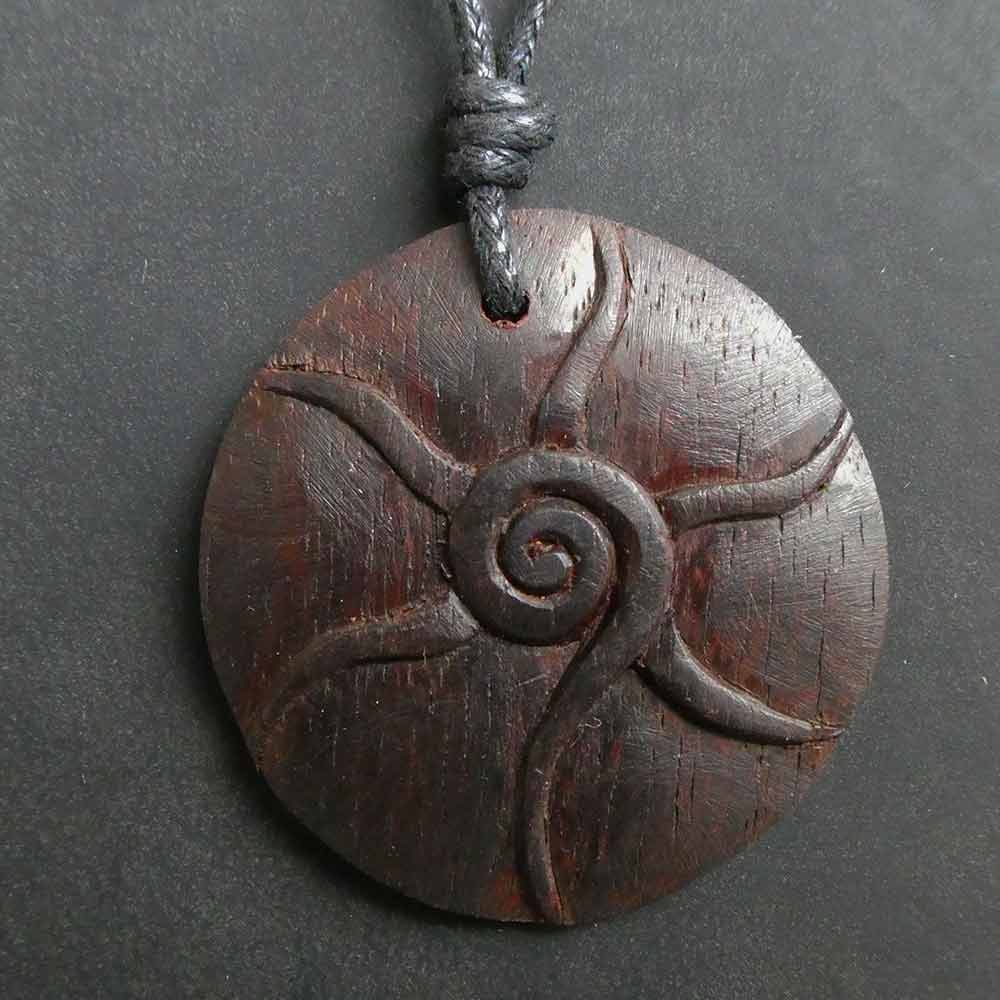 Sonnen Symbol Holzschmuck Anhänger Handarbeit Fair Trade