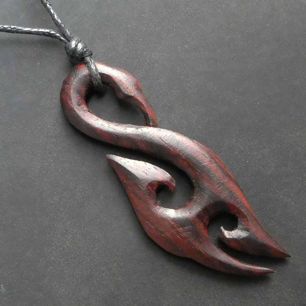 Maori Angelhaken Symbol Holzschmuck Anhänger Handarbeit Fair Trade