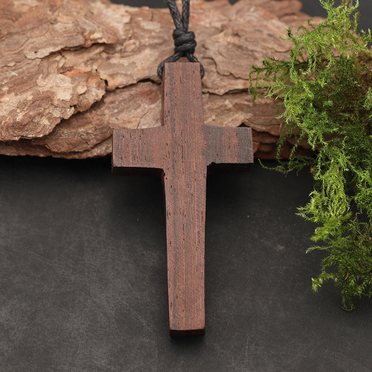 Kreuz Halskette Holz natürlicher Schmuck Handarbeit fair gehandelt