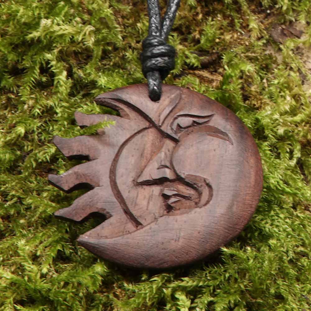 Holz Kette Anhänger Handarbeit Sonnen-Mond-Finsternis fair gehandelt