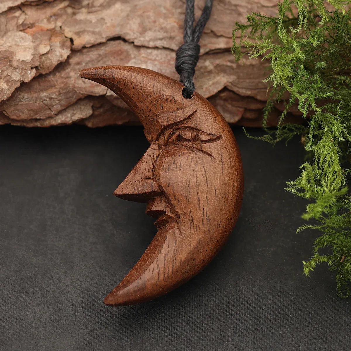 Mond Halskette Holz natürlicher Schmuck Handarbeit fair gehandelt