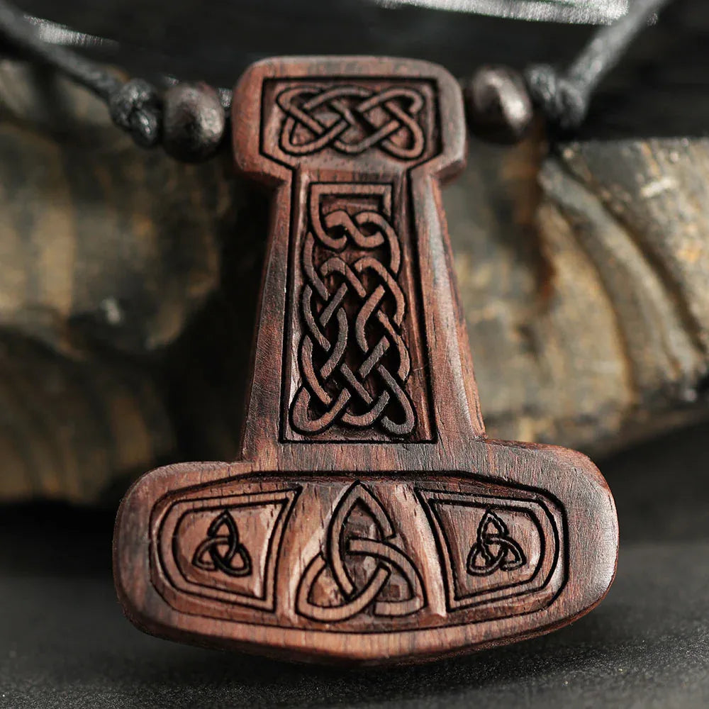 Thorshammer Kette Holz Anhänger Handarbeit