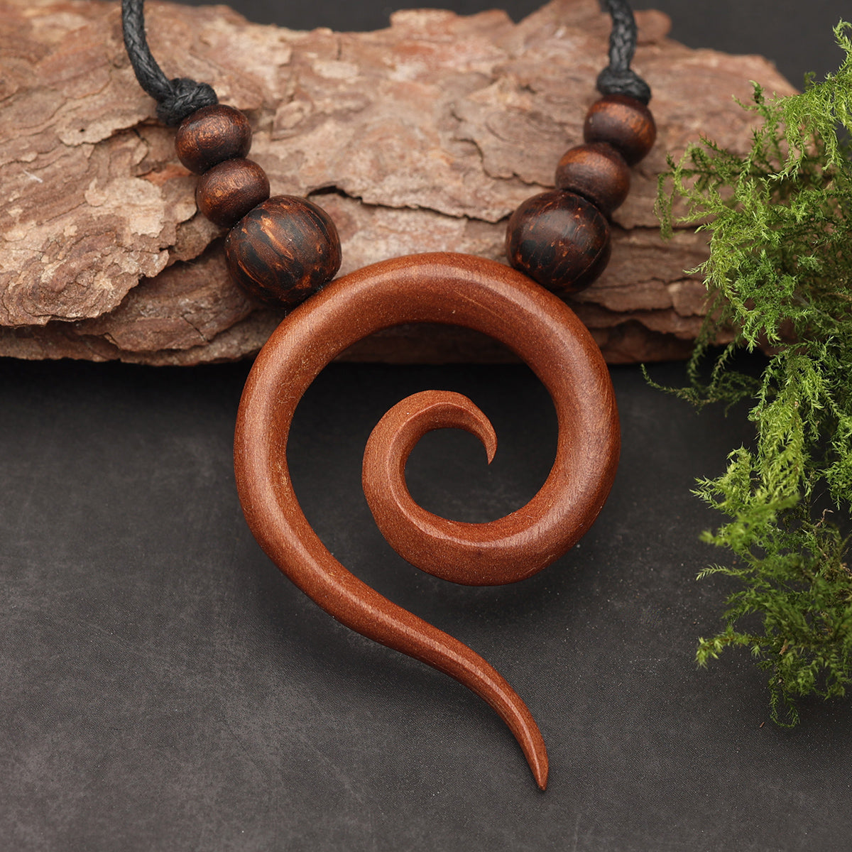 Halskette Holz rot Spirale Collier gemasert natürlicher Schmuck Handarbeit fair gehandelt