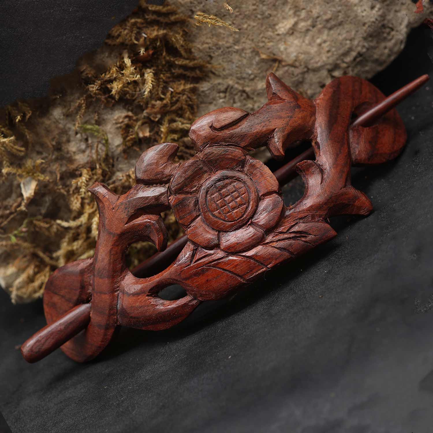 Blume Haarspange Holz zeitloser Haarschmuck fair gehandelt