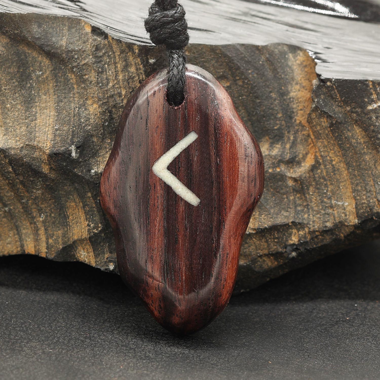 Runen Anhänger Amulett Beschützer Holz Kaunaz
