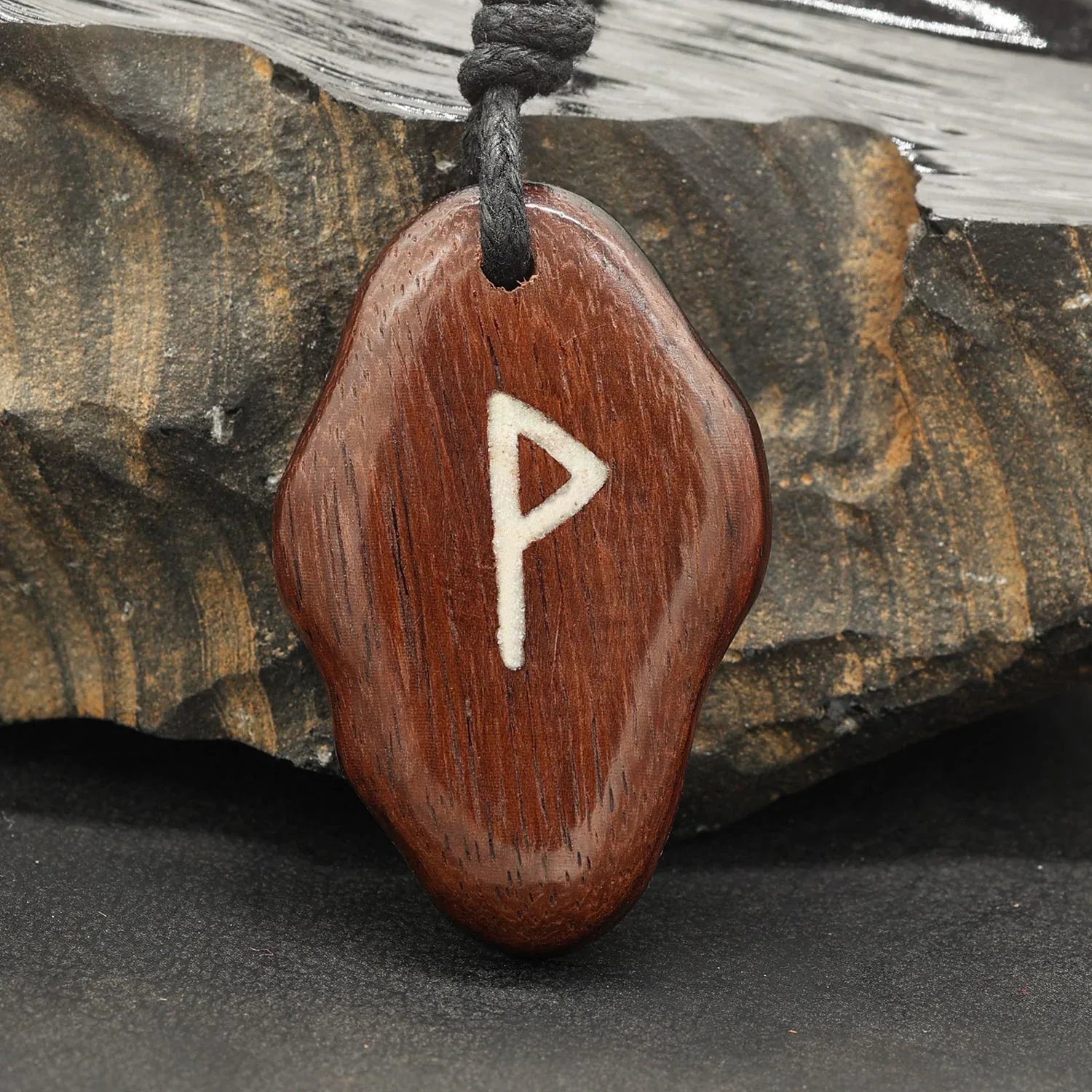 Kette Rune Talisman Holz Anhänger Wunjo