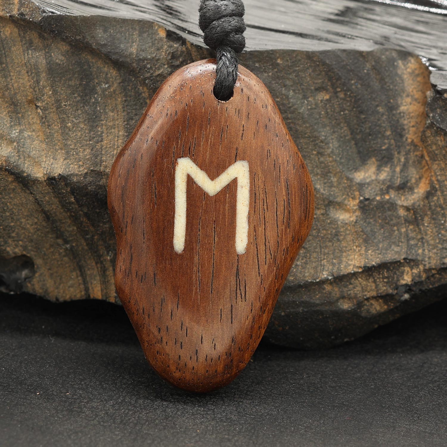 Kette Holz Älteres Futhark Rune Anhänger Ehwo
