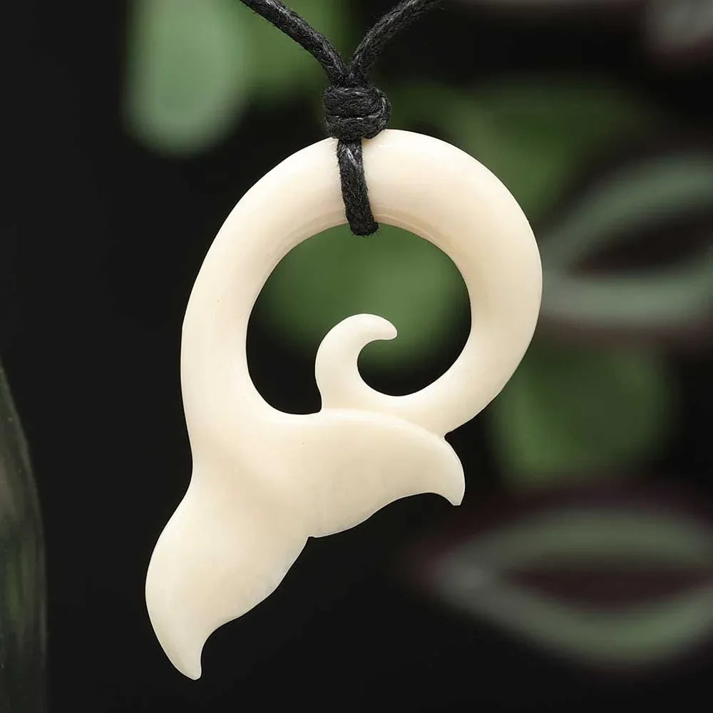 Walfluke Knochen Schmuck geschnitzt Handarbeit fair gehandelt