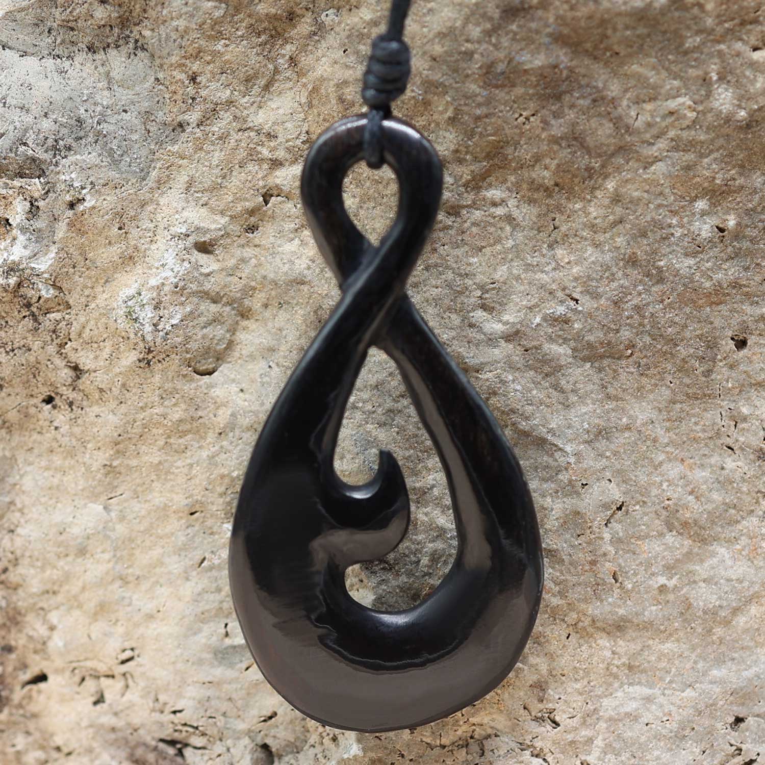 Maori Anhänger schwarz Kette Handarbeit Schmuck fair gehandelt