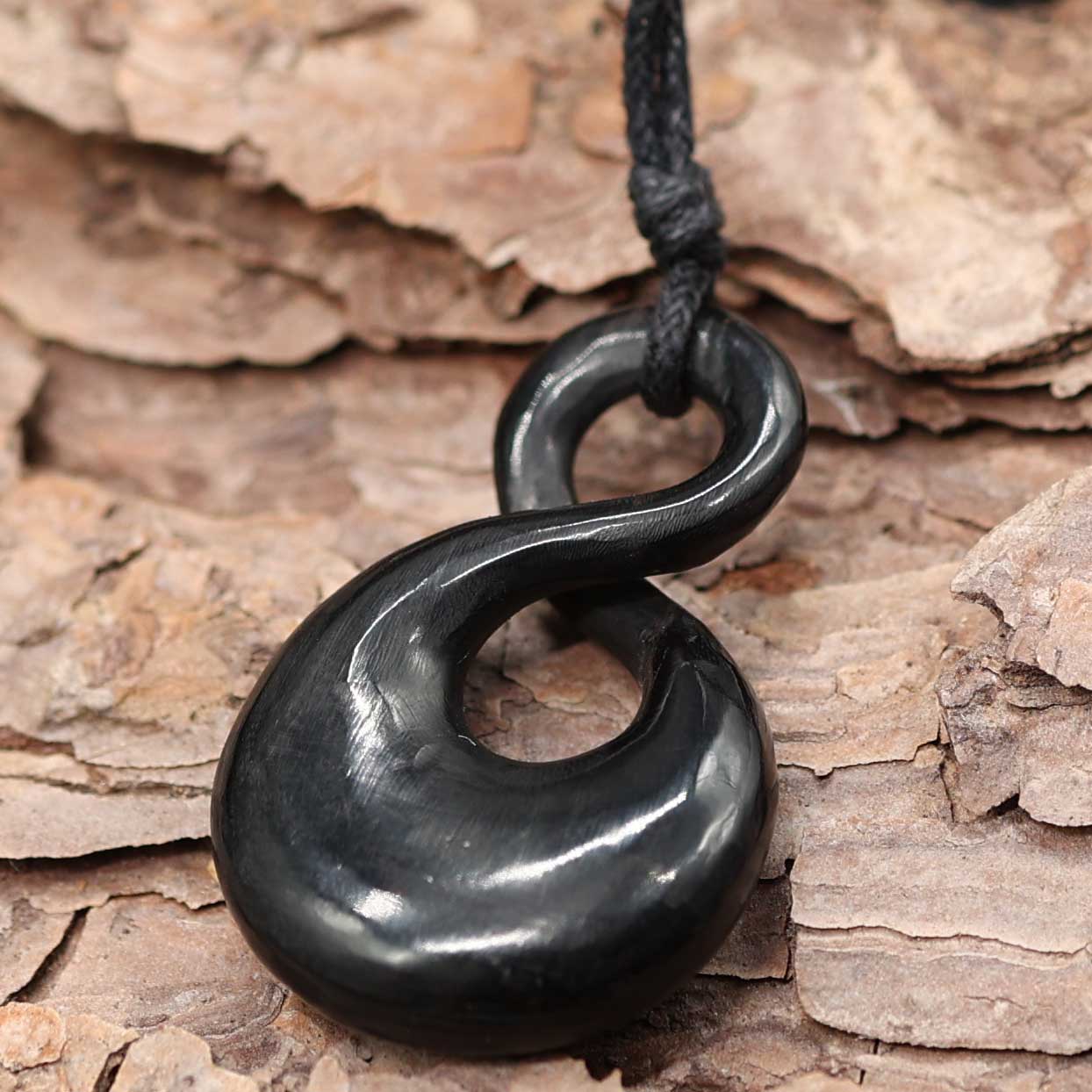 Maori Anhänger schwarz Kette Handarbeit Schmuck fair gehandelt