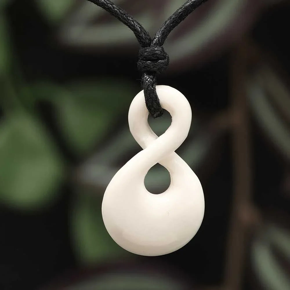 Maori Kette gesschnitzt aus Knochen Schmuck fair gehandelt