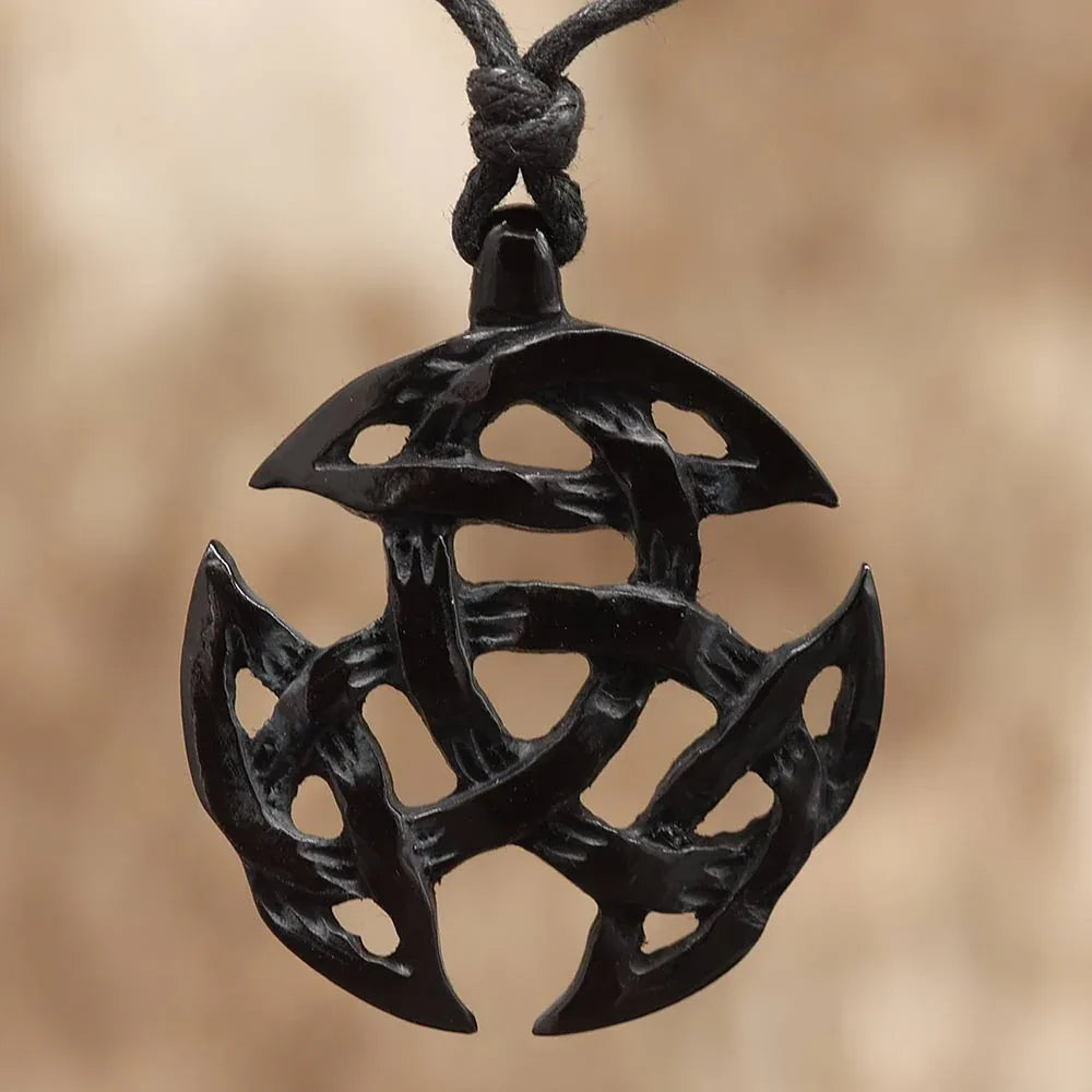Keltische Kette Anhänger geschnitzt aus Horn Handarbeit Kelten Shop