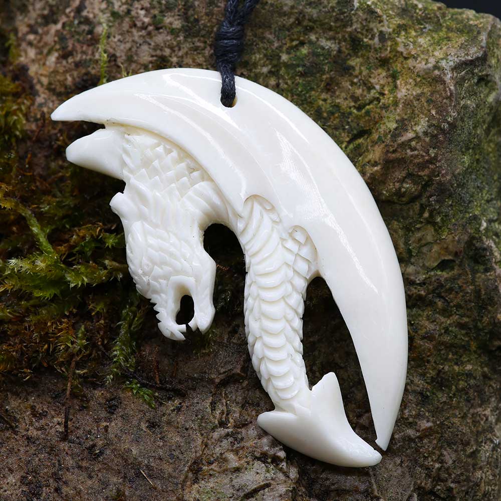 Drache Anhänger Schmuck Kette geschnitzt aus Knochen