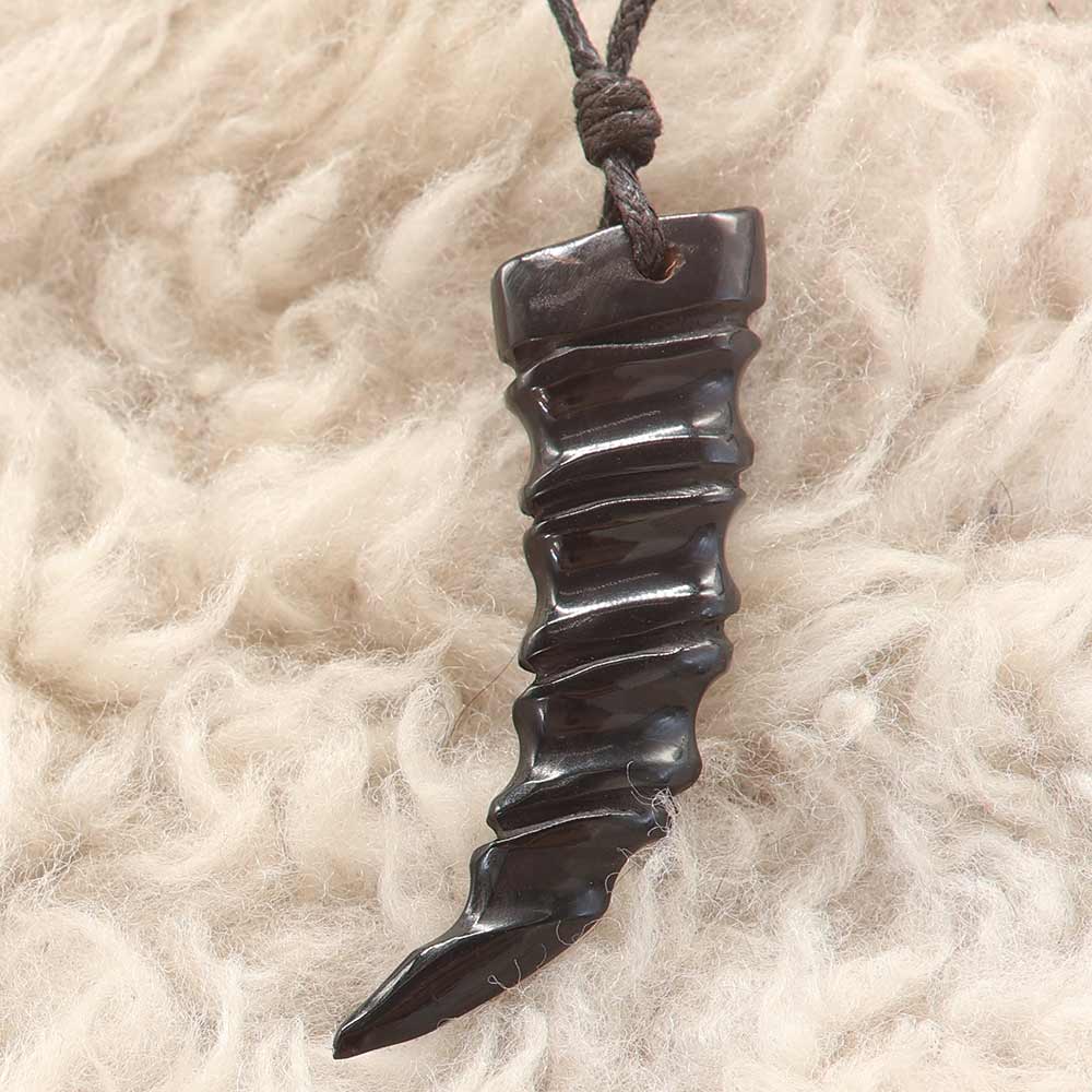 Zahn Horn Schmuck Kette Kunst handwerk fair gehandelt Handarbeit