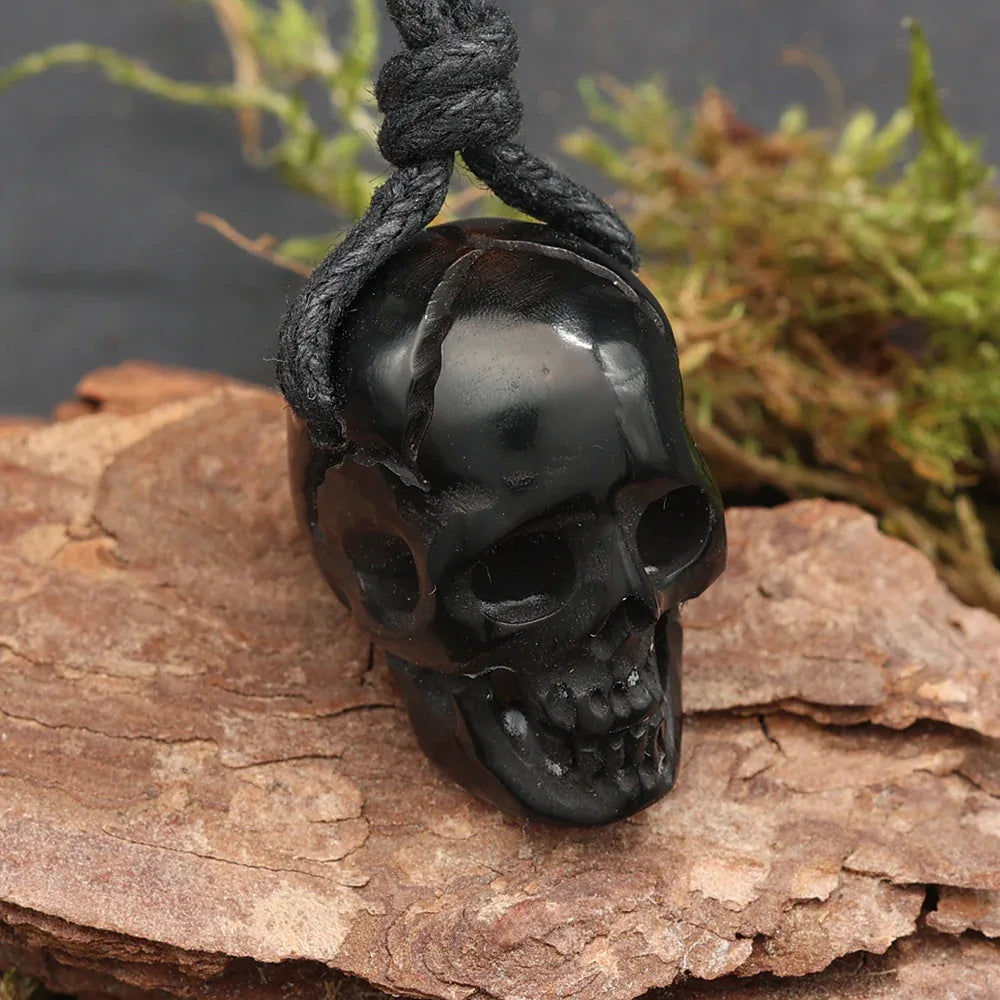Totenkopf Kette Schmuck schwarzes Horn Handarbeit