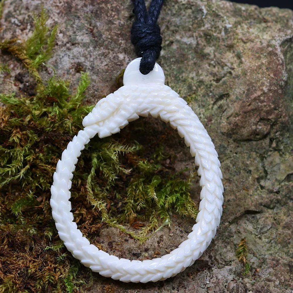 Midgardschlange Kette fair gehandelt Kunst Handwerk Schmuck geschnitzt Mittelalter