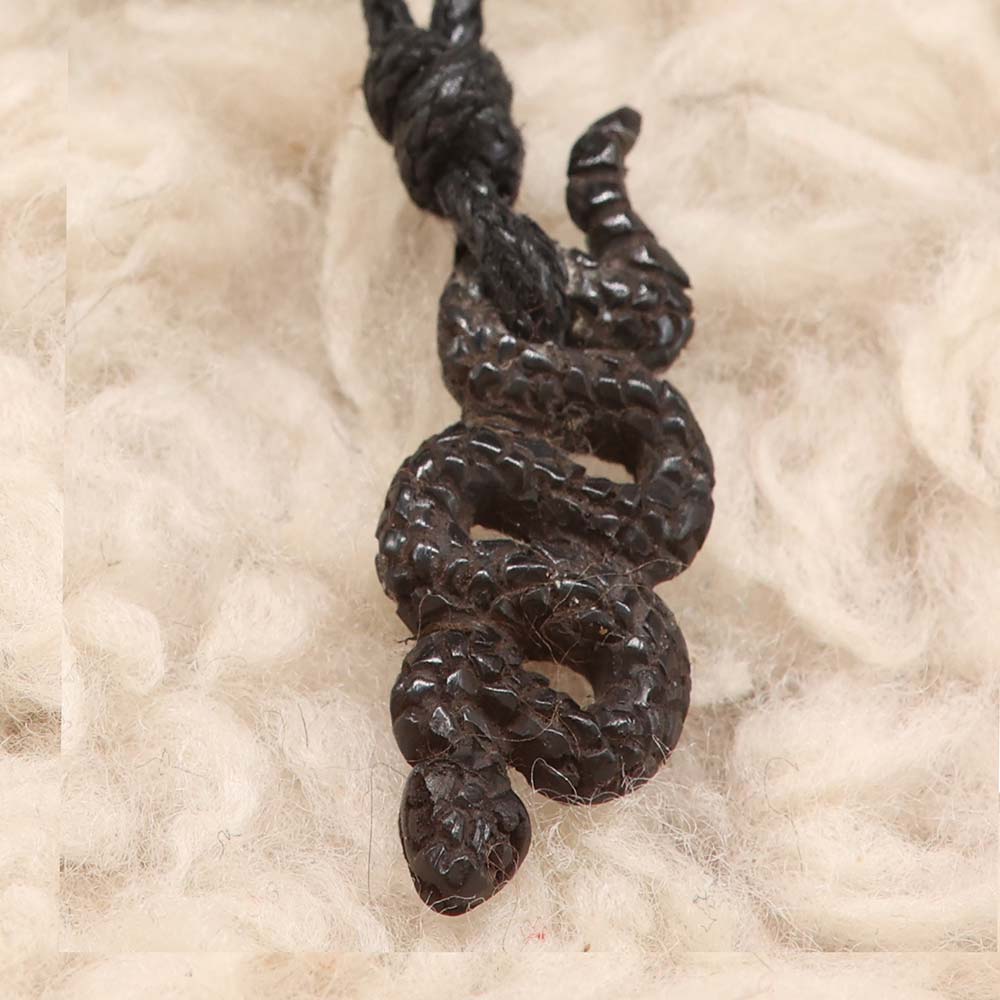 Schlange geschnitzt aus Horn Kette fair gehandelt Tiere