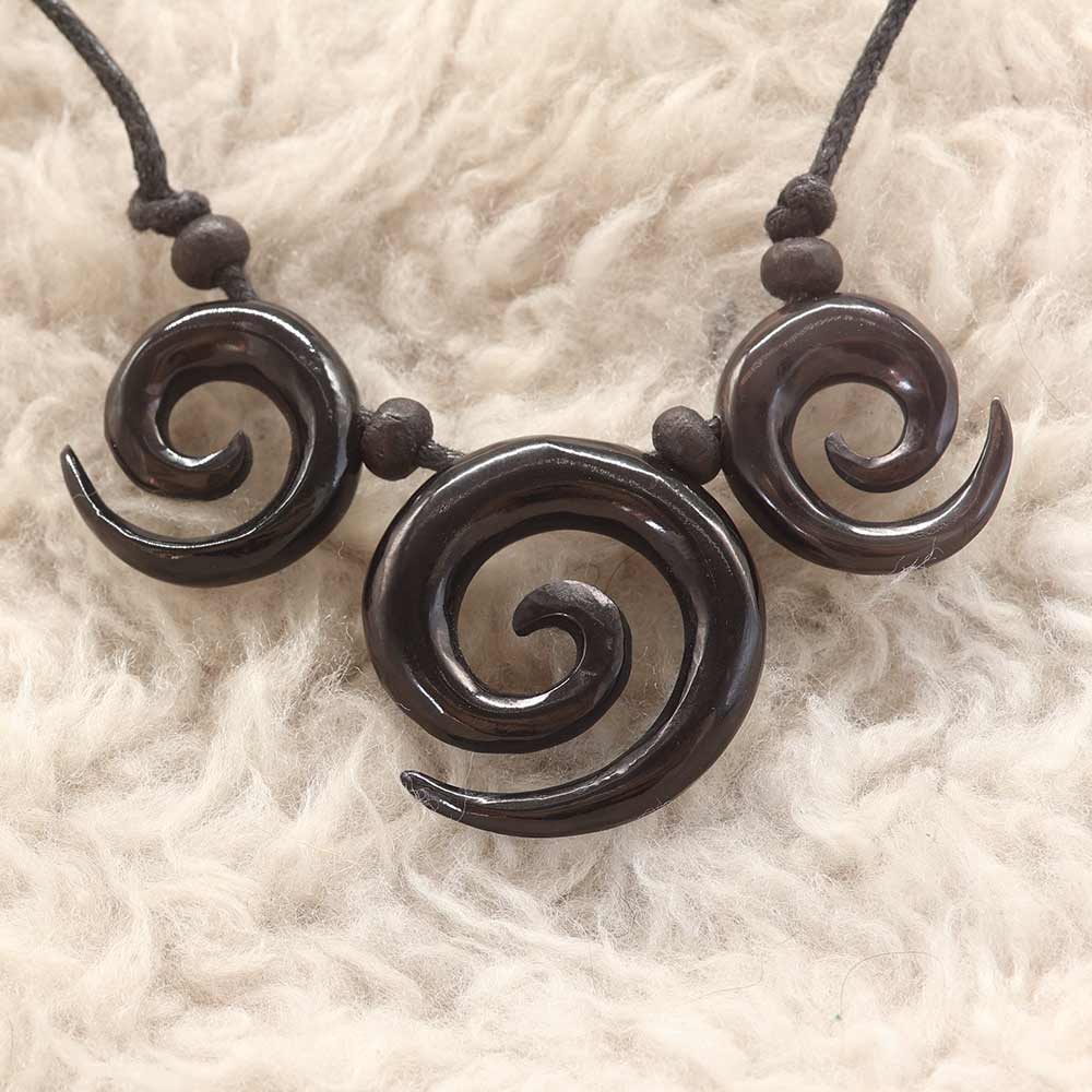 Collier aus Horn Elementen Kette Schmuck Kunst Handwerk fair gehandelt