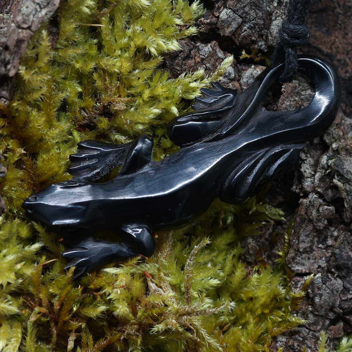 Gecko Anhänger schwarz Kunst Handwerk geschnitzt