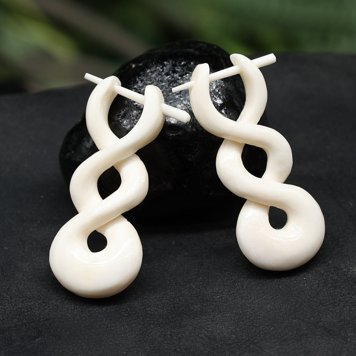 Maori Ohrring Natur Ohrschmuck hautverträglich weiss