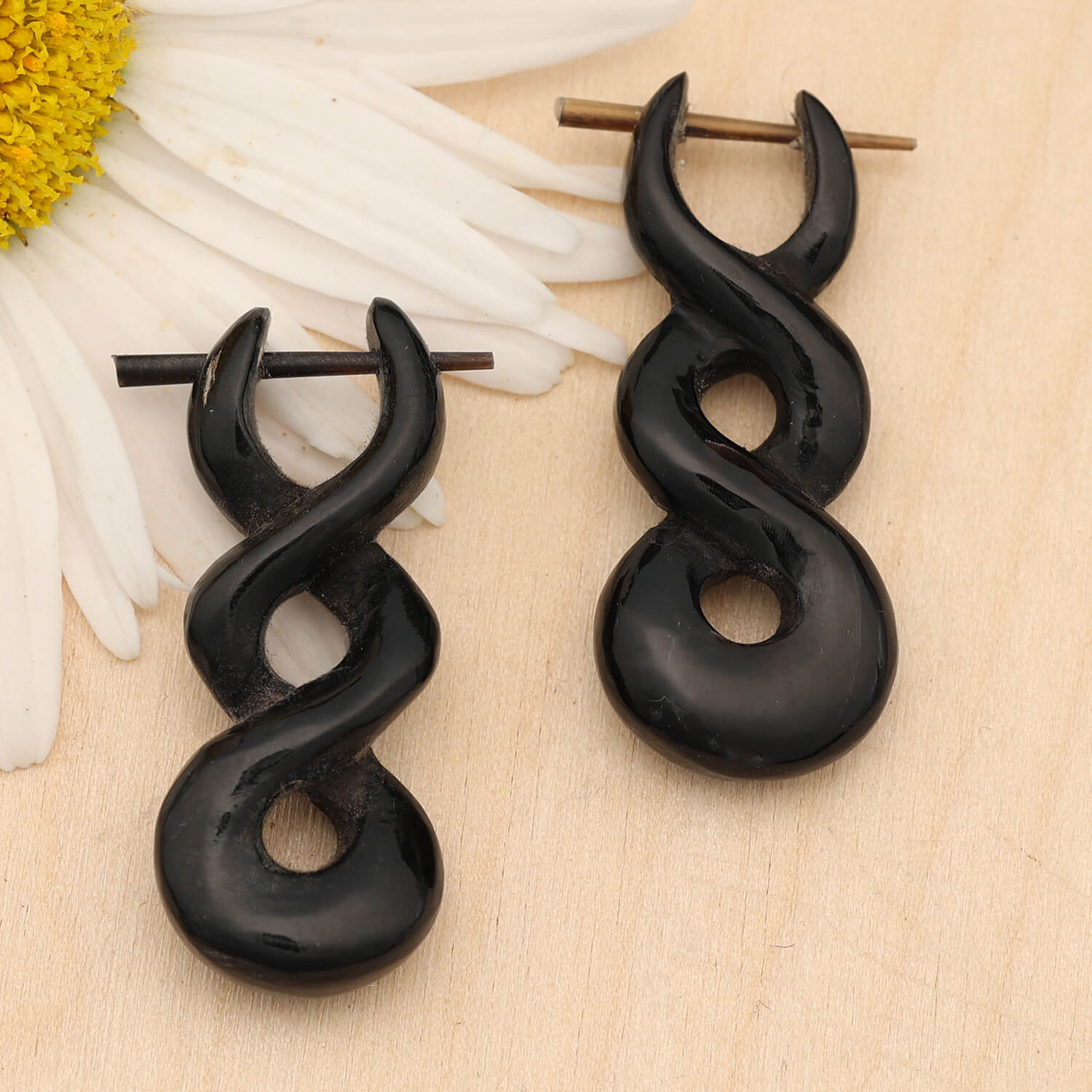 Maori earrings triple pendant 4cm horn