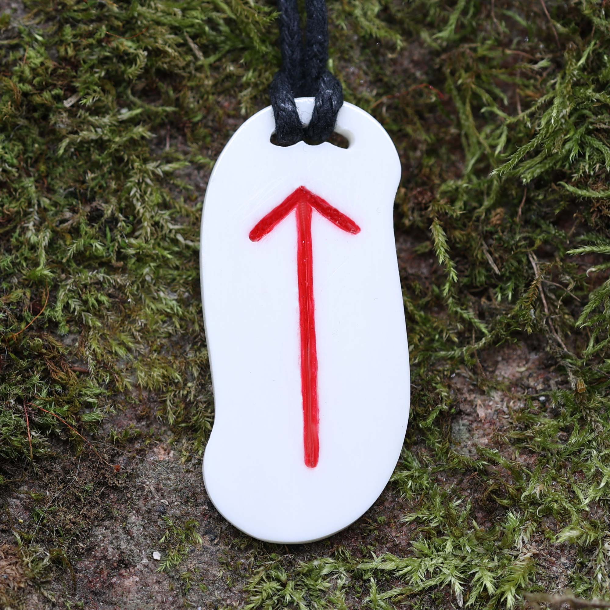 Runen Schmuck Knochen Amulett Kette älteres Futhark Tiwaz