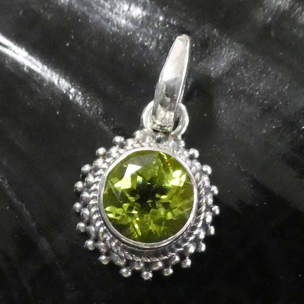 Peridot Edelstein Schmuckanhänger Silber