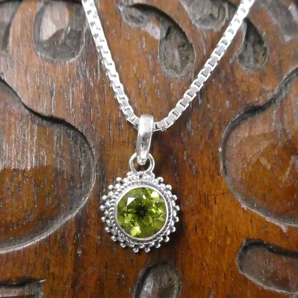 Peridot Edelstein Silberkette