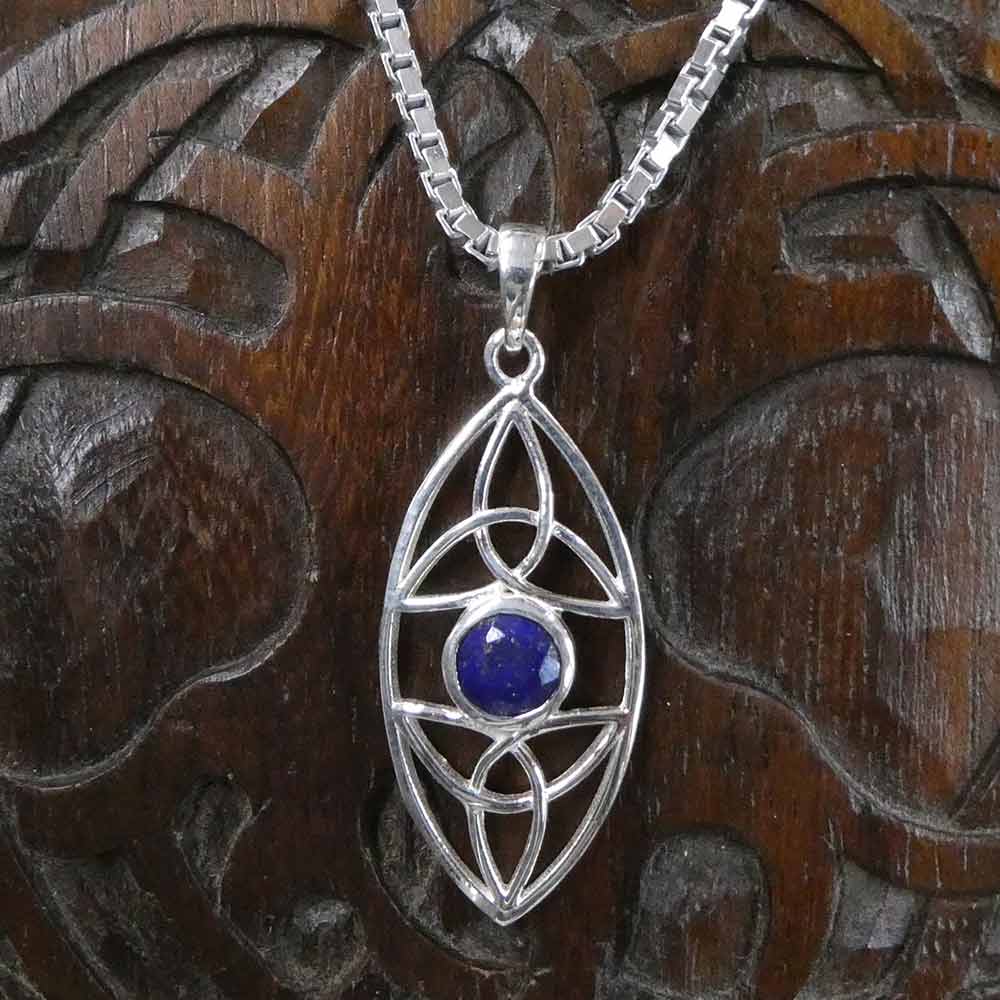 keltischer Schmuckanhänger mit Edelstein Lapislatzuli Silberkette