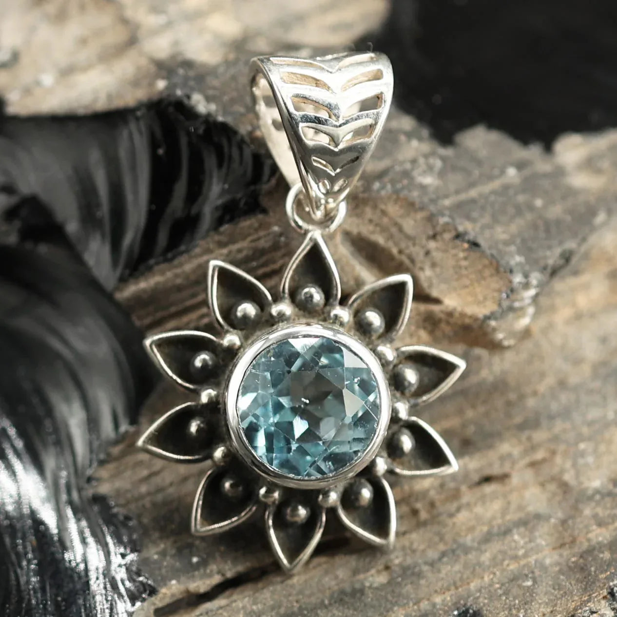 Blauer Topas Sonnen Anhänger Silber Schmuck Edelstein Kettenanhänger