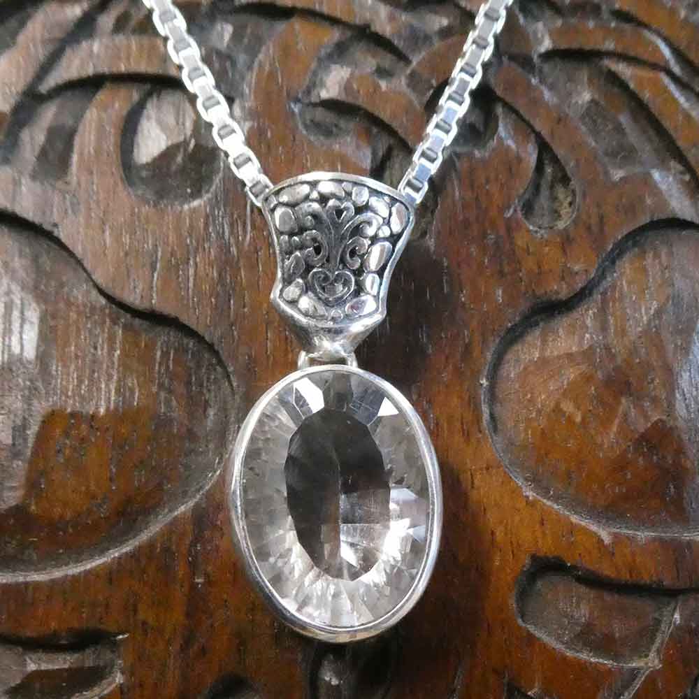 Schmuckanhänger mit Bergrkistell Edelstein Silberkette