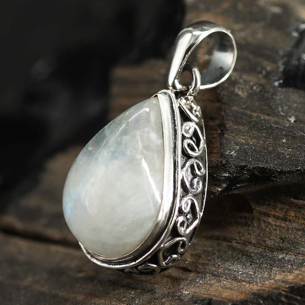 Mondstein Anhänger Silber Edelstein hand geschmiedet ausgefallen