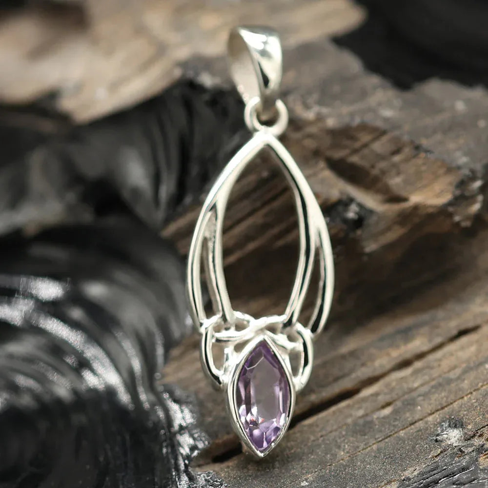 Keltischer Anhänger Amethyst Silber mit Edelstein zart Damenschmuck