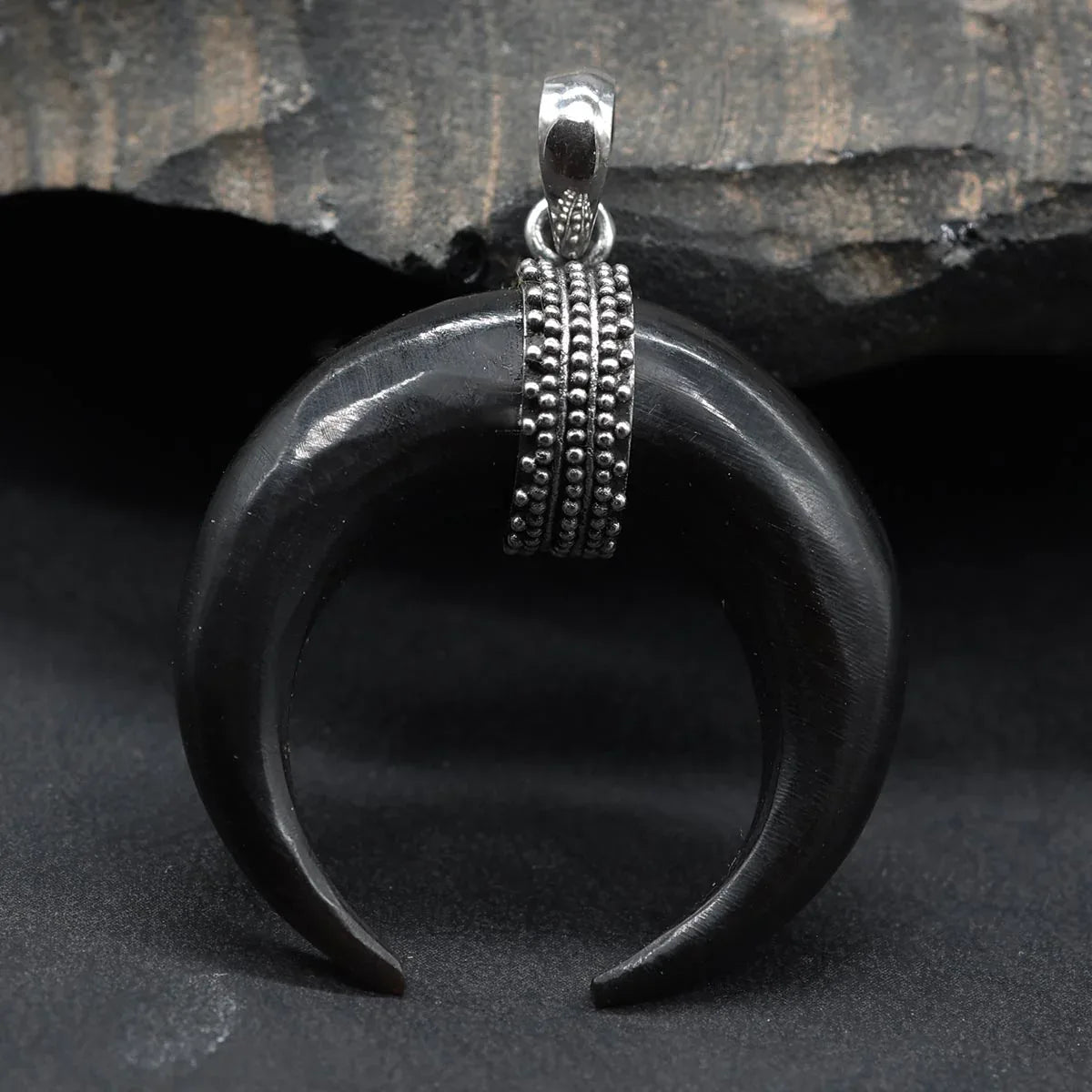 Horn Sichel Anhänger mit Silber verziert Handwerks Kunst