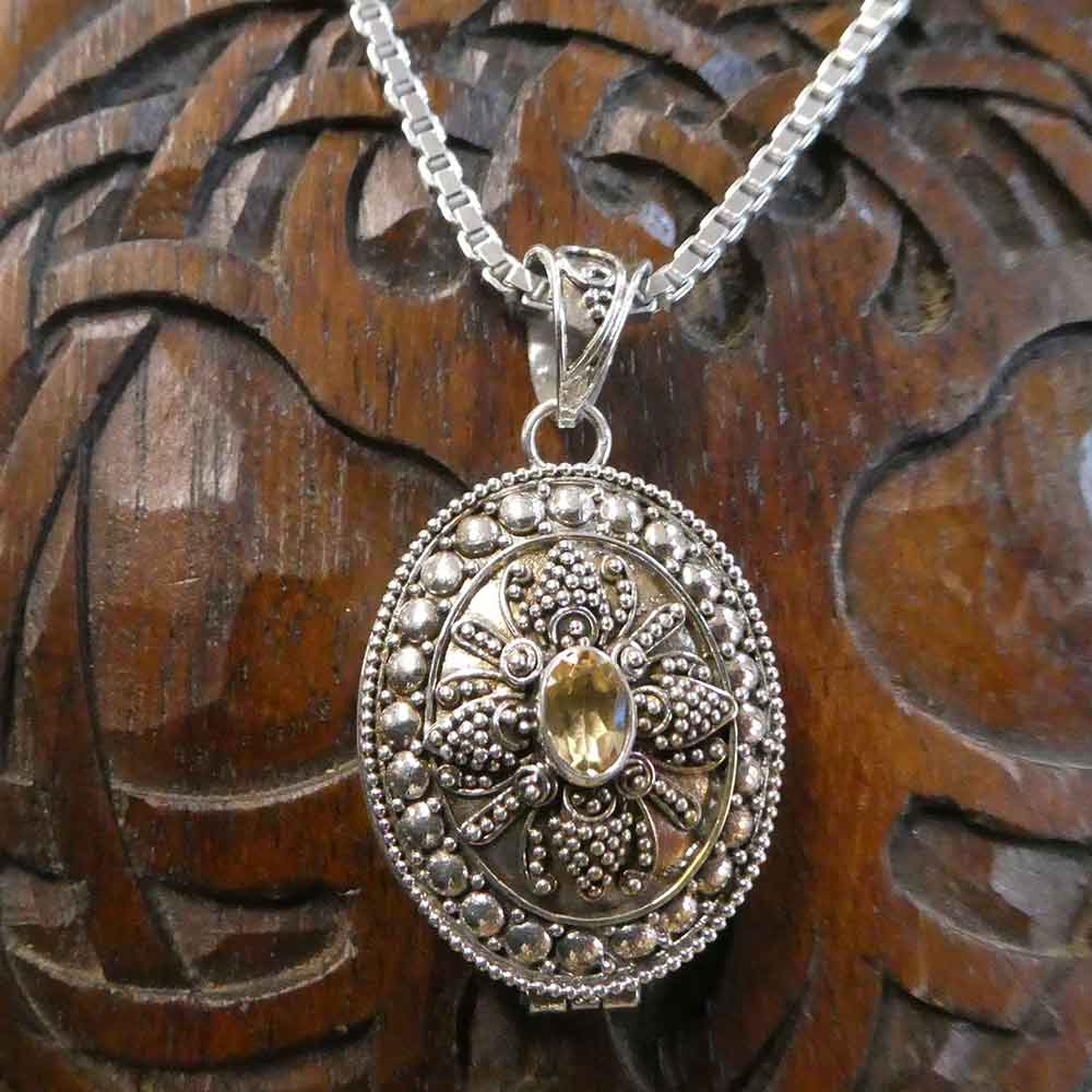 Anhänger Medallion Citrin Stein Gelb an Silberkette