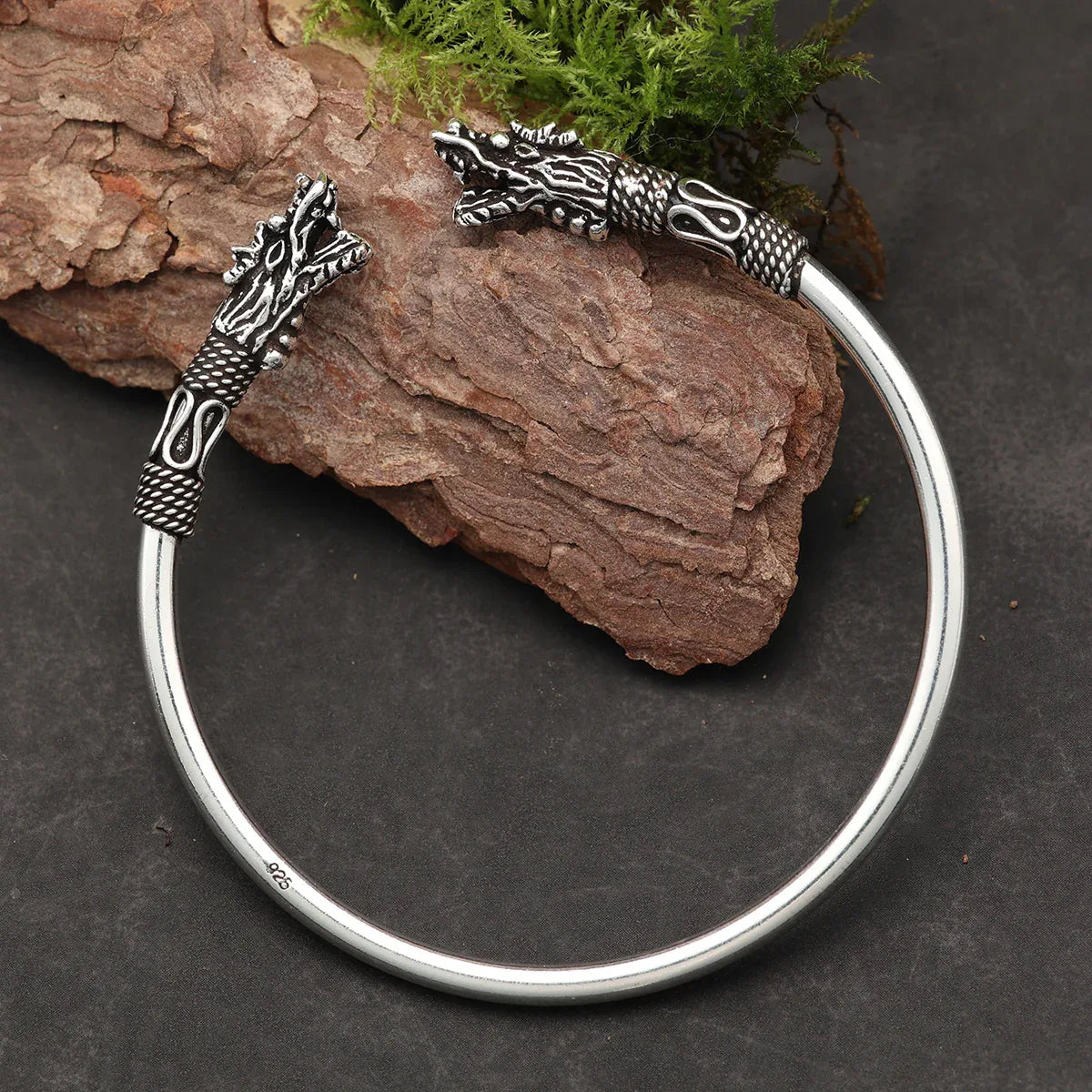 Drachen Köpfe Armreif zierlicher Armschmuck