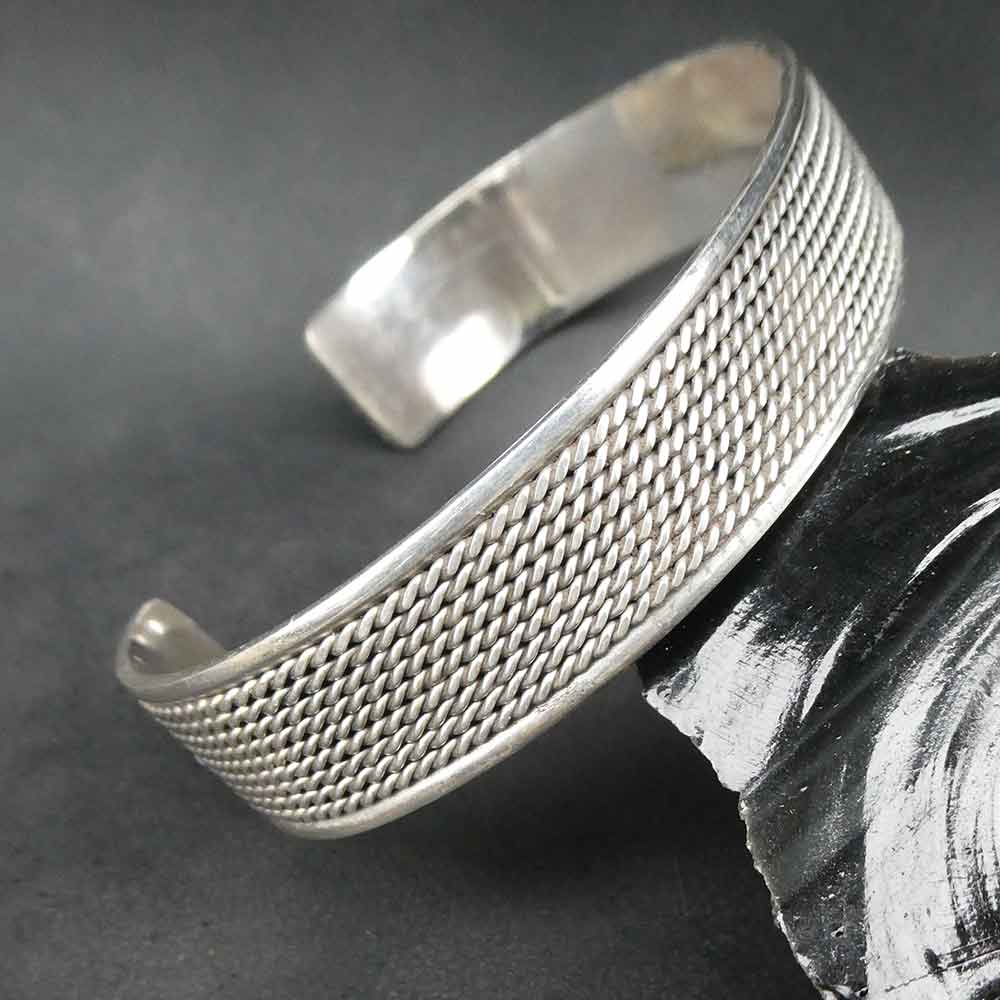 Armreif schlicht gestreift edles Silber zeitloser Armschmuck Für Damen und Herren