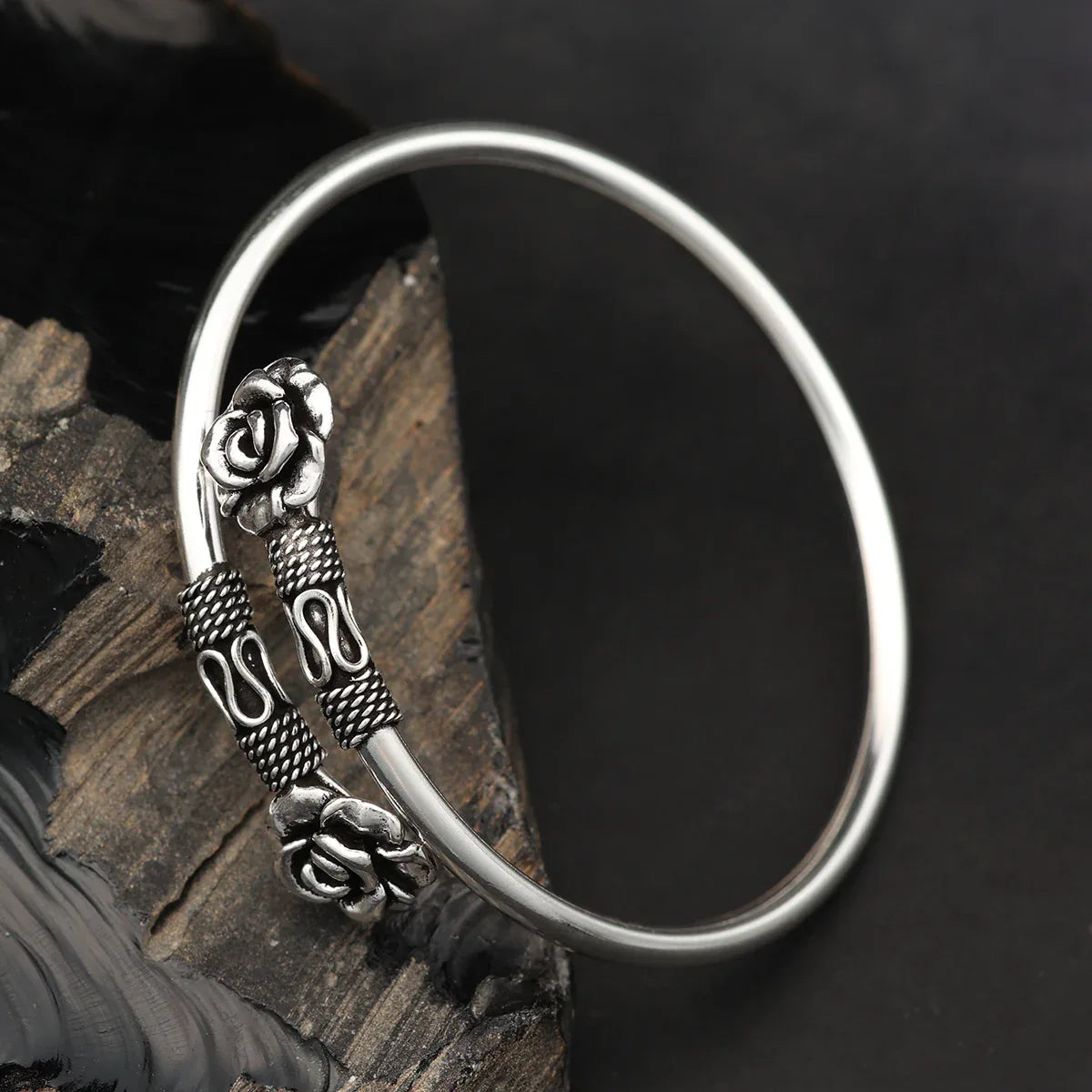 Gothic Rosen Armschmuck leichter Armreif