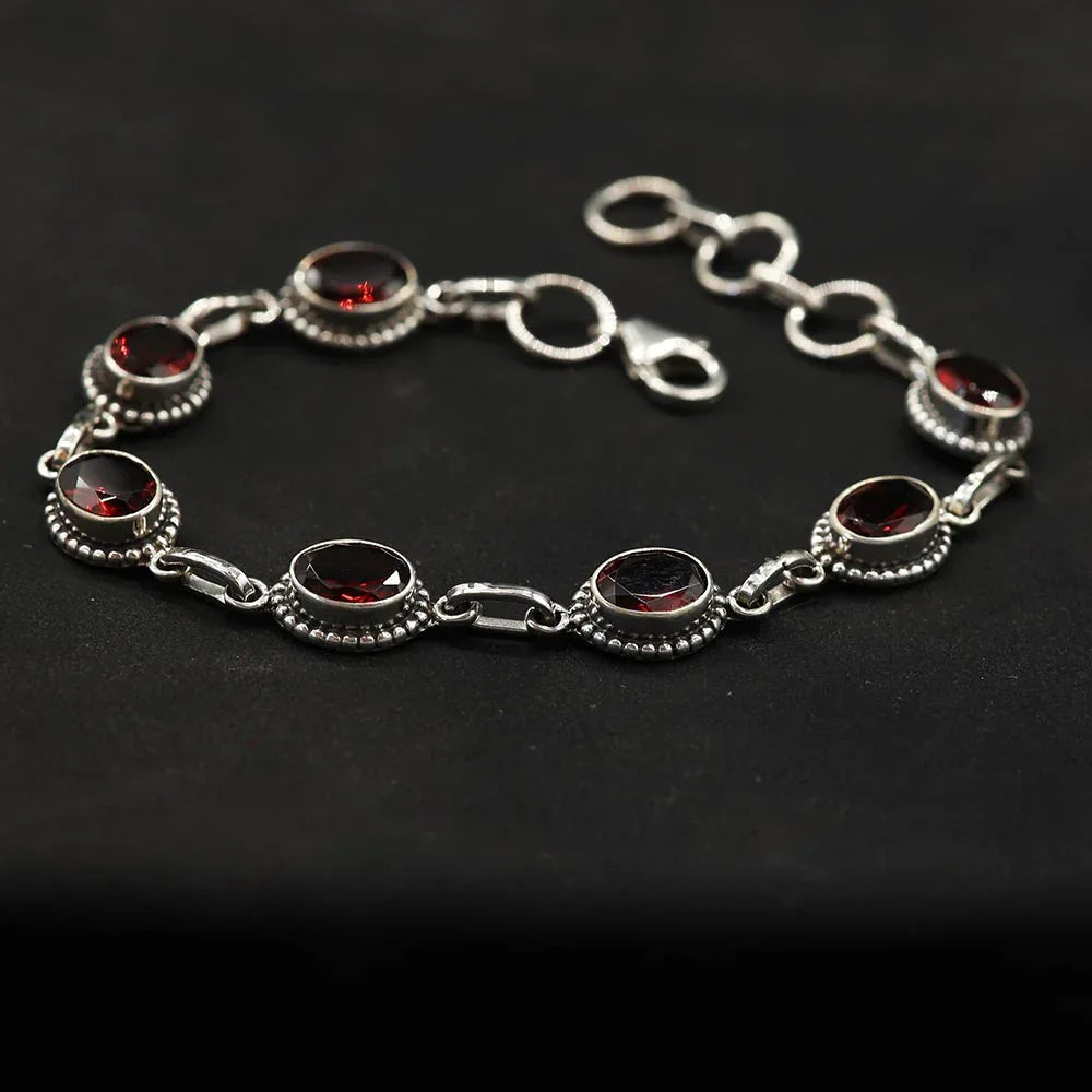 Damen Silber Armschmuck mit Granat Edelsteinen tiefrot edel ausgefallen